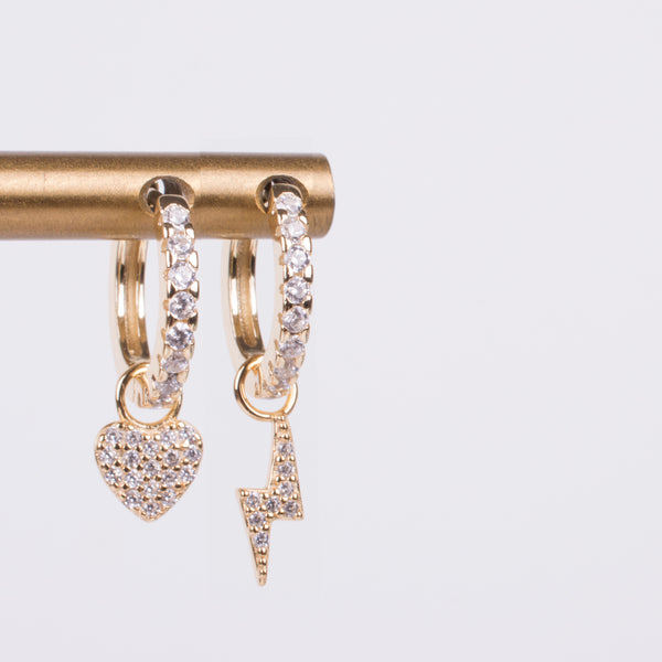 0426 Arracadas corazon y rayo dorado