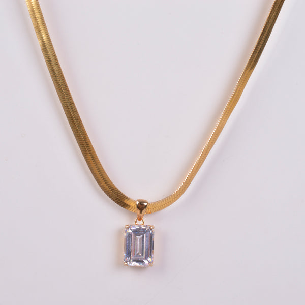 23-0276 COLLAR PARIS DIJE RECTANGULO DORADO