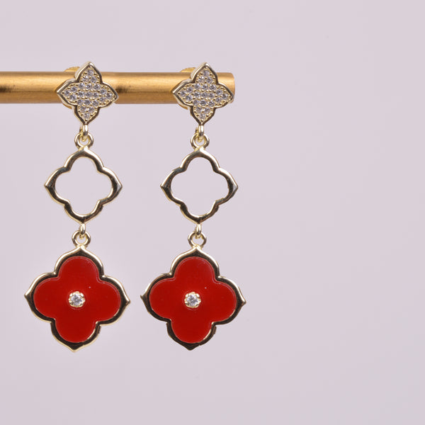25-0238 Aretes largos tres flores coral rojo dorado