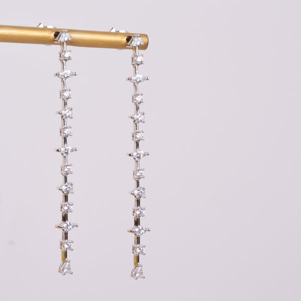 25-73344 Aretes largos zirconias ovalos gotas y circulos plateado