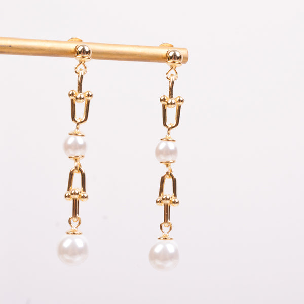04735 Aretes perlas con eslabones