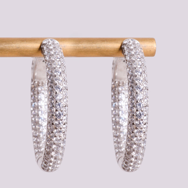 25-0824 Arracadas cilindro zirconias plateado 25 mm