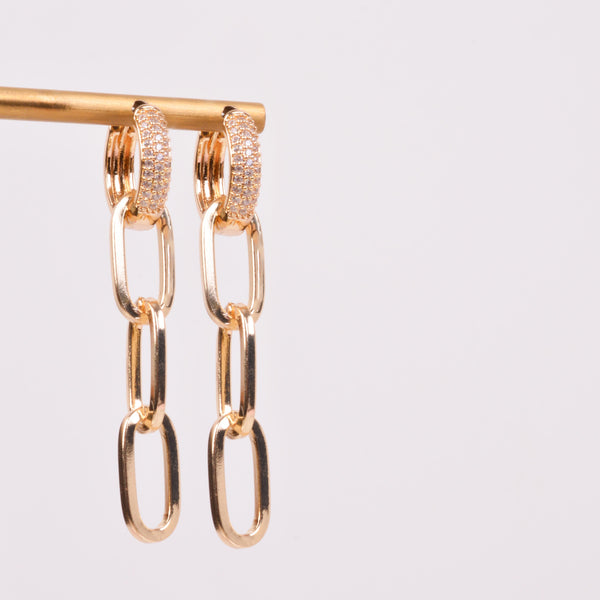 25-9304 Arracada con zirconias y ovalos colgantes