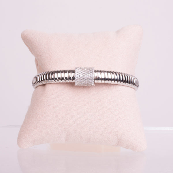 25-0802 Cuff plateado con cuadro de zirconias