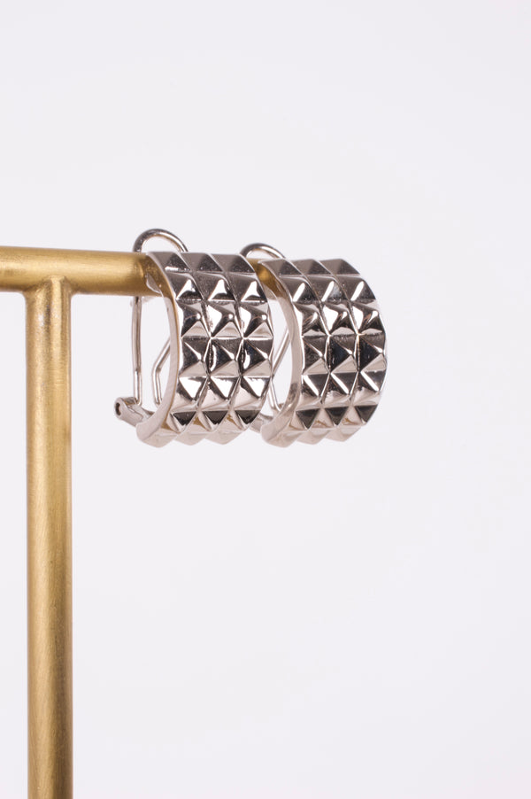 73677 MEDIA ARRACADA STUDS PLATEADA