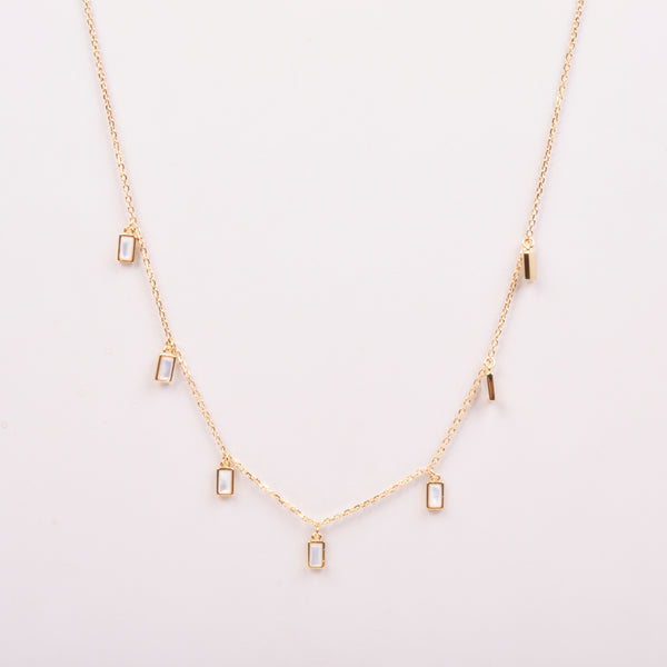 25-73535 Collar dijes rectangulos madre perla en dorado