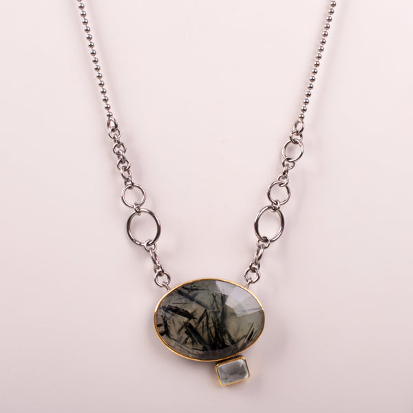 23-9006 COLLAR PIRENITA MEDIO CON CUADRO CUARZO PLATEADO